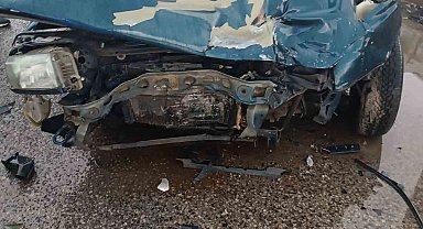 Eskişehir-Afyonkarahisar yolunda feci kaza: 2'si ağır 4 yaralı