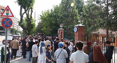 Eskişehir'de LGS heyecanı sabahın erken saatlerinde başladı
