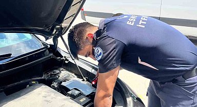 Eskişehir'de motor bölümüne sıkışan kediyi itfaiye ekipleri kurtardı