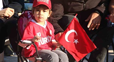 Eskişehirliler 24 yıl sonra millilerin Dünya Kupası coşkusunu sabahın erken saatlerinde yaşadı