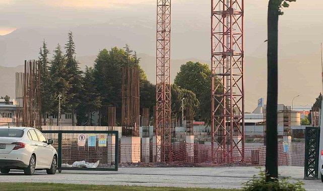 Fabrika inşaatında iş kazası: 1 yaralı