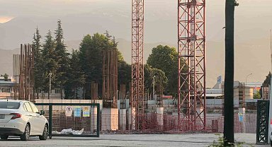 Fabrika inşaatında iş kazası: 1 yaralı