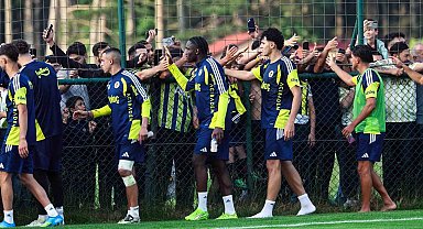 Fenerbahçe, günü çift antrenmanla tamamladı