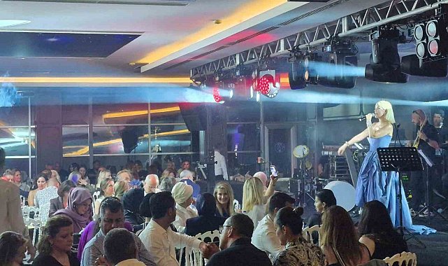 Ferhat Göçer ve Ömür Gedik'ten konser