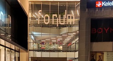 Forum Kayseri önünde bıçaklı kavga
