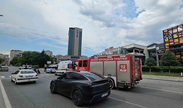 Forum Kayseri'de 'bomba' paniği