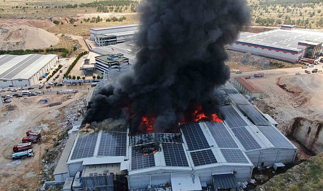 Gaziantep'teki fabrika yangını dron ile görüntülendi