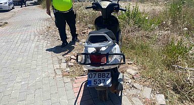 Gazipaşa'da motosiklet ile kamyonet çarpıştı: 1 yaralı