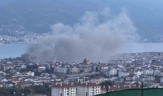 Gecekonduda çıkan yangın mahalleliyi sokağa döktü: Kundaklama şüphesi araştırılıyor
