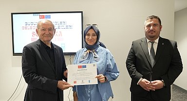 Geleceğin dijital tasarımcıları uluslararası sertifikalarına kavuştu