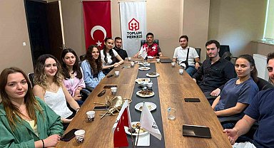 Genç Kızılay'da bayrak değişimi