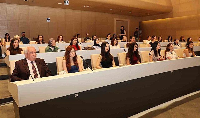 Gençler Nilüfer'de geleceğe hazırlanıyor