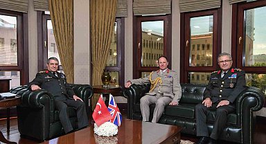 Genelkurmay Başkanı Bayraktaroğlu, Birleşik Krallık Kara Kuvvetleri Komutanı Orgeneral Walker'i kabul etti