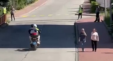 Gümüşhane'de polis ekiplerinden YKS'ye giren öğrencilere destek