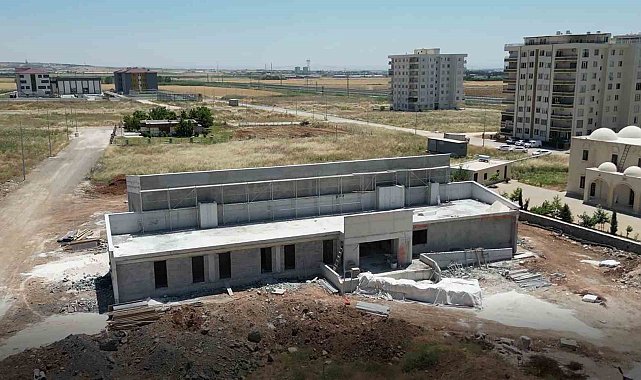 Haliliye'de yarı olimpik yüzme havuzunda çalışmalar hızla sürüyor