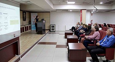 Hastane personeline 'Cilt Kanseri Farkındalık Eğitimi' verildi