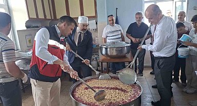 Hisarcık Kutluhallar köyünde aşure geleneği sürdürülüyor