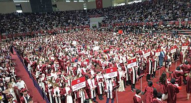 Hitit Üniversitesi'nde mezuniyet coşkusu