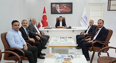 Hizmet-İş Genel Başkanvekili Özdemir'den belediye işçilerine birlik çağrısı