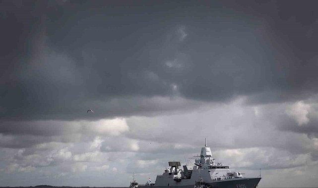 Hollanda, Hürmüz Boğazı'ndaki muhtemel mayın temizleme görevi için bölgeye bir fırkateyn gönderdi