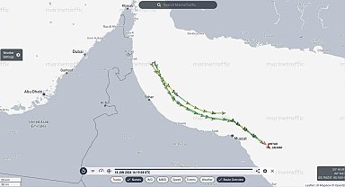 Hürmüz Boğazı yakınlarındaki Suudi Arabistan bandıralı 3 süper tanker, yeniden takip sinyali vermeye başladı