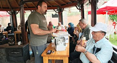Huzurevinde dondurma keyfi