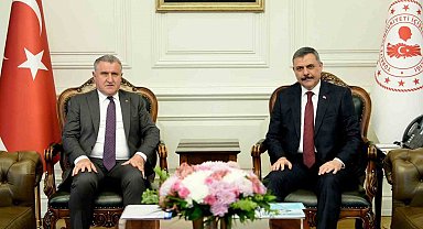 İçişleri Bakanı Çiftçi, Gençlik ve Spor Bakanı Bak ile görüştü