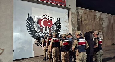 Iğdır'da 11 düzensiz göçmen ve 5 organizatör yakalandı