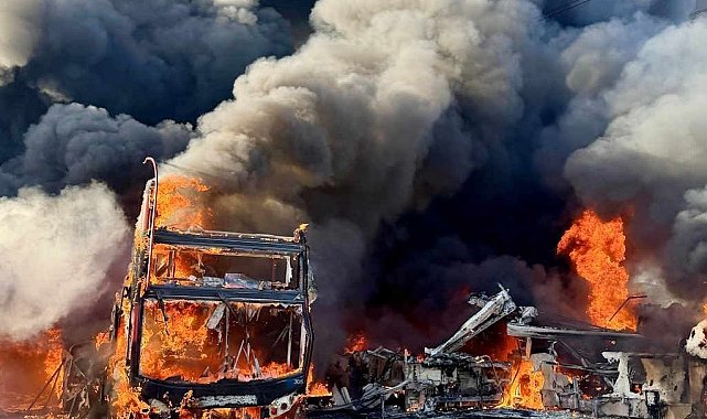 İngiltere'de 36 adet çift katlı otobüsün kullanılamaz hale geldiği yangında "kundaklama" şüphesi