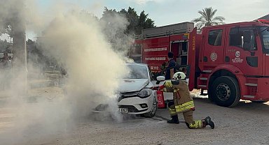 İskendurun'da otomobil yangını