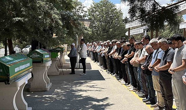Isparta'daki kazada hayatını kaybeden Keziban Baysal son yolculuğuna uğurlandı