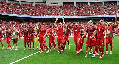 İsviçre grubu lider tamamladı
