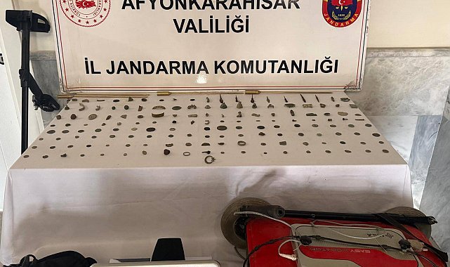 Jandarma tarihi eser niteliği taşıyan 150 adet sikke ve obje ele geçirdi