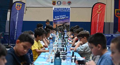 Jandarmadan ödüllü satranç turnuvası