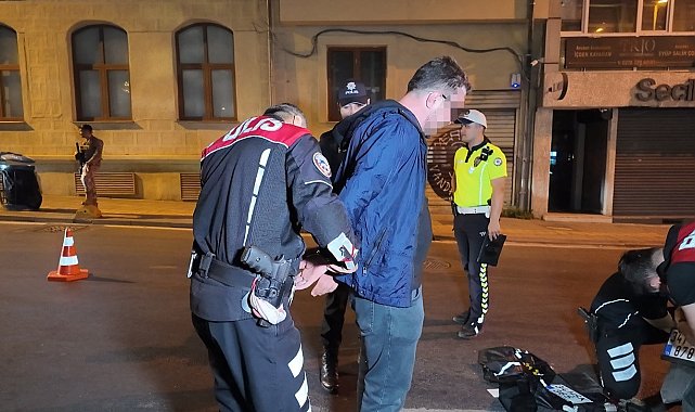 Kadıköy'de helikopter destekli asayiş denetimi: Motosikletli uyuşturucu ticaretinden gözaltına alındı