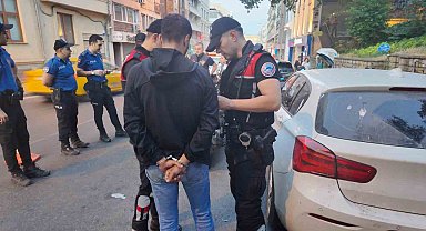 Kadıköy'de helikopter destekli huzur denetimi: Şüpheli motosiklette kokain ve çok miktarda nakit para ele geçirildi