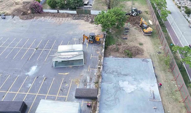 Kadıköy'de yapılacak dev cami için ilk kazı başladı