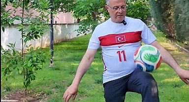 Kadınıyla erkeğiyle top sektirdiler, milli takıma moral verdiler