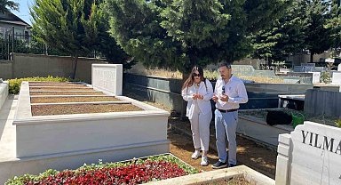 Kadir İnanır'ın kabri çiçeklerle donatıldı: Sevenleri yalnız bırakmadı
