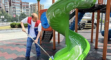 Kağıthane'de parklarda temizlik seferberliği