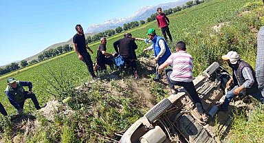 Kahramanmaraş'ta otomobil kanala uçtu: 4 yaralı
