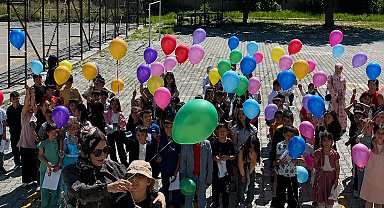 Kanseri yenen Furkan'a karne günü duygulandıran sürpriz