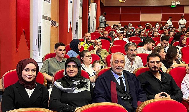 Karabük Üniversitesi'nde örnek başarı hikayesi: Baba ve kızı aynı gün diploma aldı