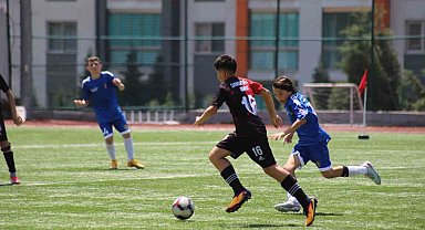 Karabük'te okul sporları futbol heyecanı başladı