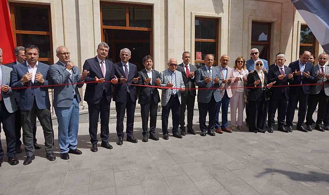 Karaman'da Ahmet Keleşoğlu Arkeoloji ve Etnografya Müzesi törenle açıldı