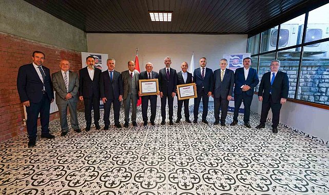 KARDEMİR'de onursal başkanlık ünvanları takdim edildi