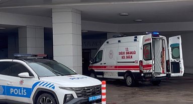 Karne günü bıçaklanan 10'uncu sınıf öğrencisi ağır yaralandı
