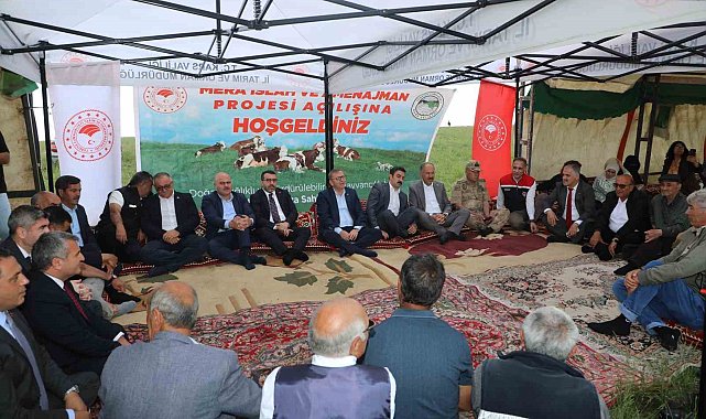 Kars'ta bin 200 dekarlık meraya 12 ton gübre, 41 üreticiye 6 bin 150 kilogram korunga tohumu desteği