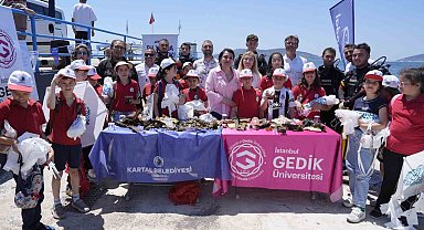 Kartal Sahili'nde "Su Yoksa Hayat Yok" buluşması: Deniz dibindeki atık malzemeler temizlendi