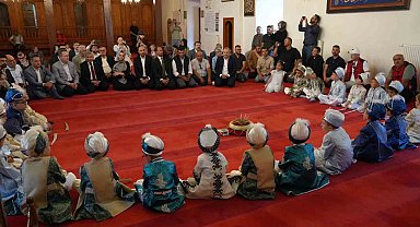 Kastamonu'da 530 yıllık vakıf geleneğiyle 25 çocuk sünnet ettirildi